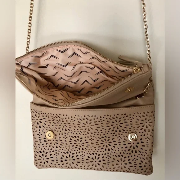 Francesca’s Zara Perforated Floral Clutch - Picture 10 of 16